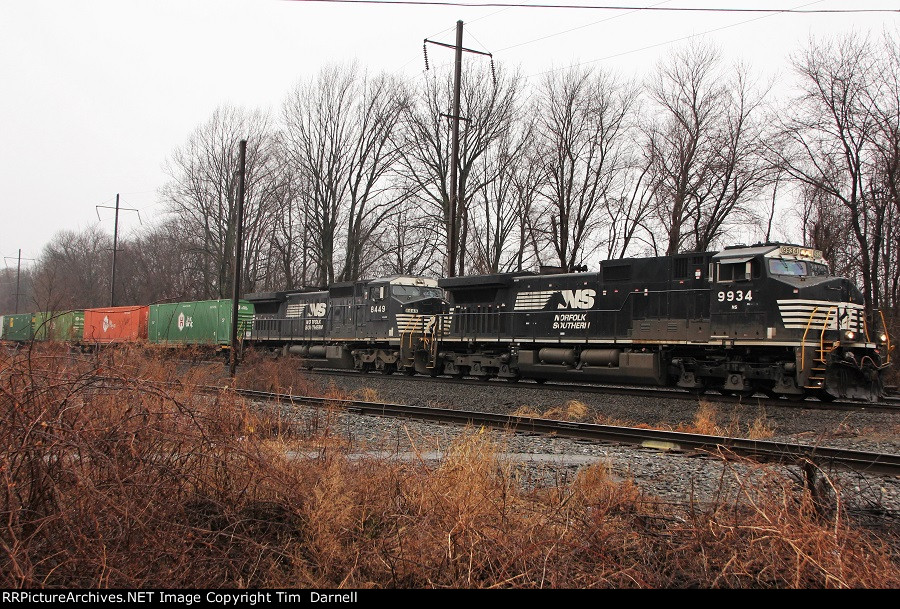 NS 9934 on 20E